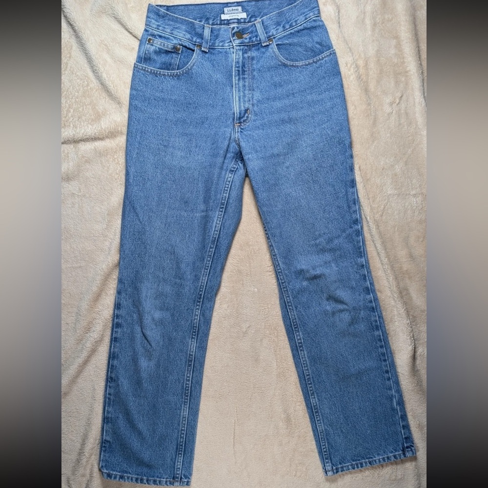 Vintage L.L. Bean classic women straight leg 100% cotton jeans size 4 mid wash